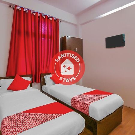 Vaccinated Staff - OYO 17168 Hz Lodge Hyderabad Exterior foto