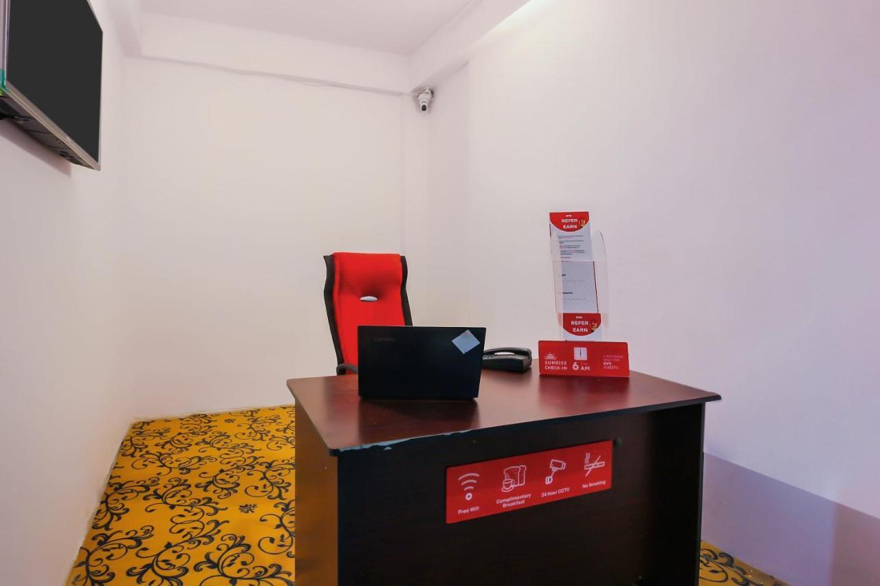 Vaccinated Staff - OYO 17168 Hz Lodge Hyderabad Exterior foto