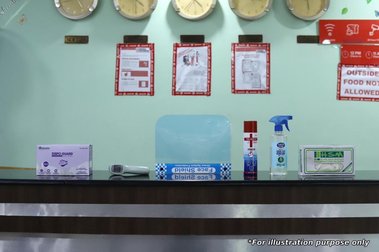 Vaccinated Staff - OYO 17168 Hz Lodge Hyderabad Exterior foto