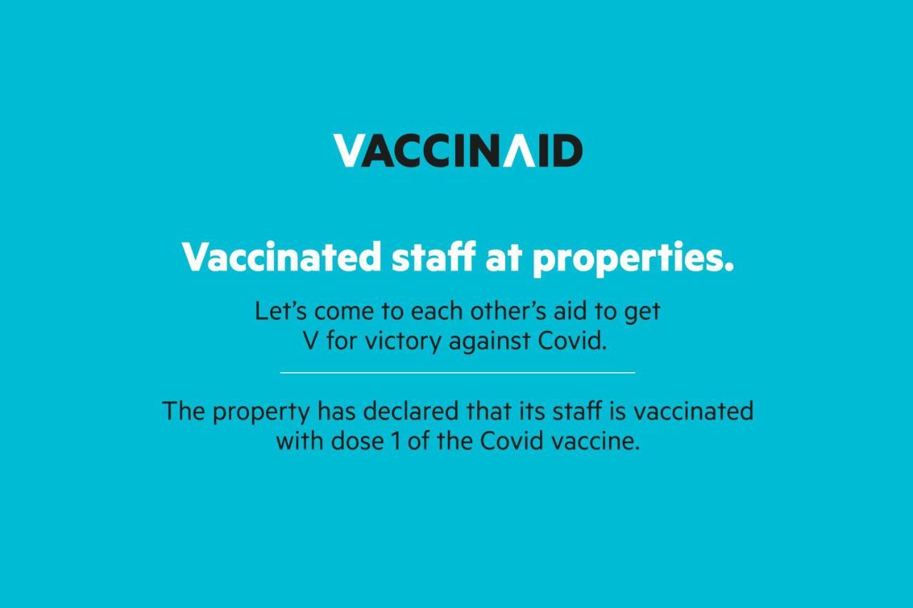 Vaccinated Staff - OYO 17168 Hz Lodge Hyderabad Exterior foto