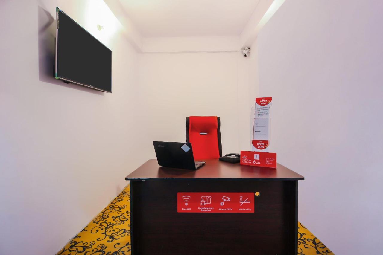Vaccinated Staff - OYO 17168 Hz Lodge Hyderabad Exterior foto